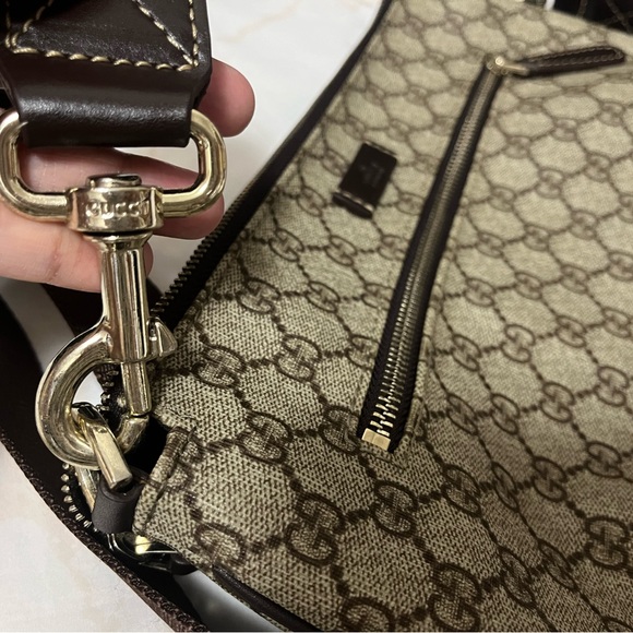 Authentic GUCCI  crossbody - Picture 7 of 8